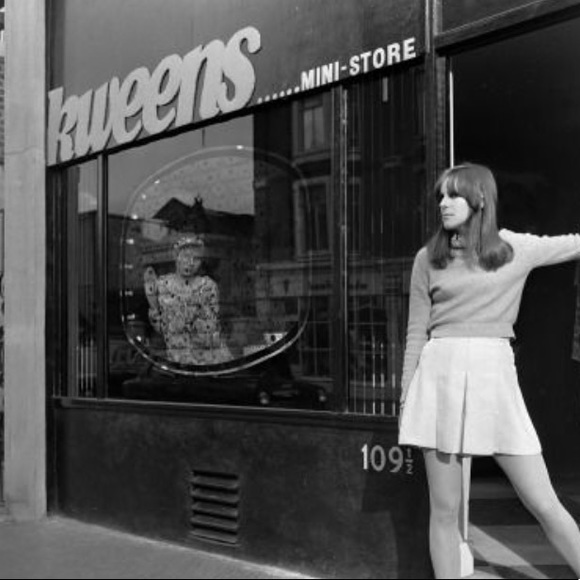 Swinging 60s Nylon Dress from Kweens if Chelsea - Picture 6 of 6